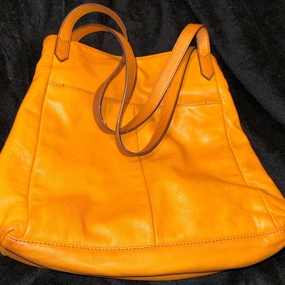 Margot Yellow Leather Shoulder Bag with Hobo Design - Picture 6 of 12